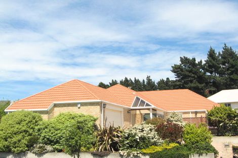 Photo of property in 21 Orlando Crescent, Waimairi Beach, Christchurch, 8083