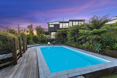 Photo of property in 30 Wernham Place, Northcote, Auckland, 0626