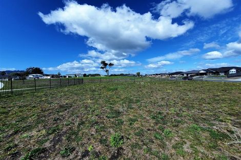 Photo of property in 16 Powhaitere Road, One Tree Point, 0118