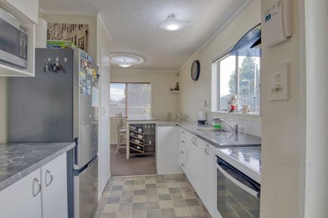 Photo of property in 17 Cargill Grove, Kelvin Grove, Palmerston North, 4414
