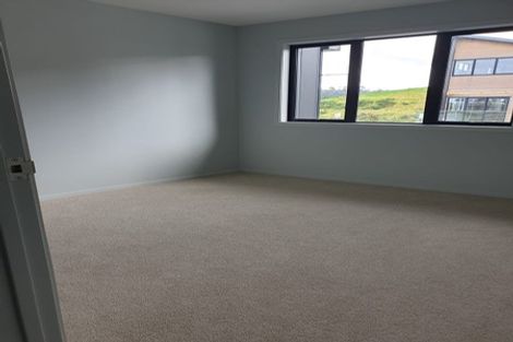 Photo of property in 4b Nerita Place, Long Bay, Auckland, 0630