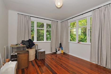 Photo of property in 8 Dunedin Terrace, Melrose, Wellington, 6023