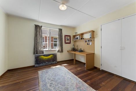 Photo of property in 33 Andrew Avenue, Roslyn, Palmerston North, 4414