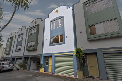 Photo of property in Lakeview Terrace, 27/14 Ambrico Place, New Lynn, Auckland, 0600