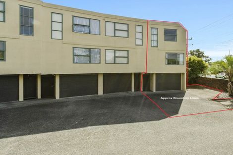 Photo of property in 14/19 Ocean View Road, Hillcrest, Auckland, 0627