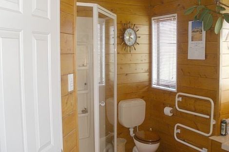 Photo of property in 40 Nuku Street, Tangimoana, 4822