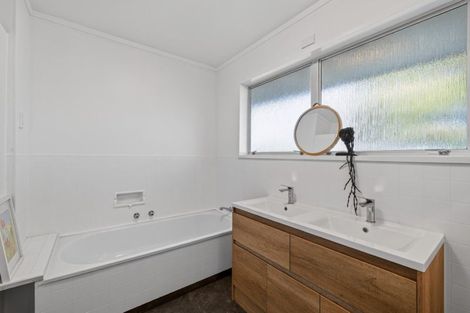 Photo of property in 16 Sunny Bay Road, Matua, Tauranga, 3110