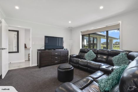 Photo of property in 8 Margot Lane, Matangi, Hamilton, 3283
