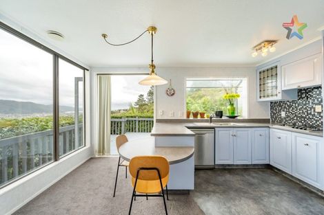 Photo of property in 75 Park Road, Belmont, Lower Hutt, 5010