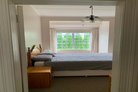 Photo of property in 5 Gilbert Street, New Plymouth, 4310