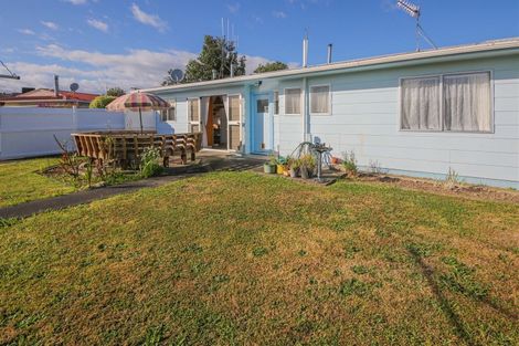 Photo of property in 18 Grenville Street, Levin, 5510