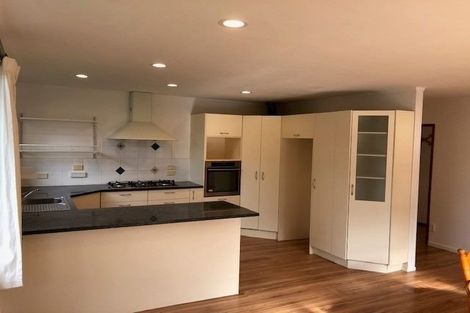 Photo of property in 51 Saddleback Rise, Murrays Bay, Auckland, 0630