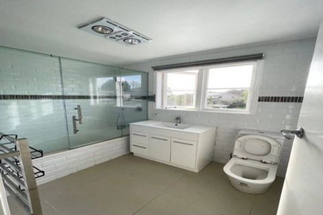 Photo of property in 21 Ribblesdale Road, Henderson, Auckland, 0612