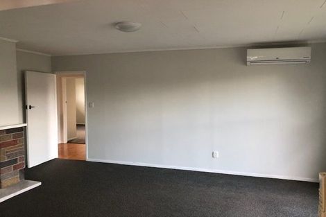 Photo of property in 44 Gossamer Drive, Pakuranga Heights, Auckland, 2010