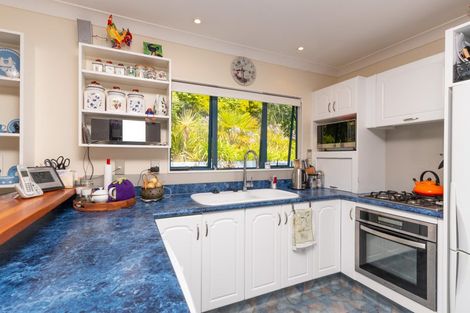 Photo of property in 10 Huxley Grove, Churton Park, Wellington, 6037