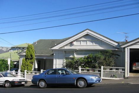 Photo of property in 63 Hawker Street, Mount Victoria, Wellington, 6011