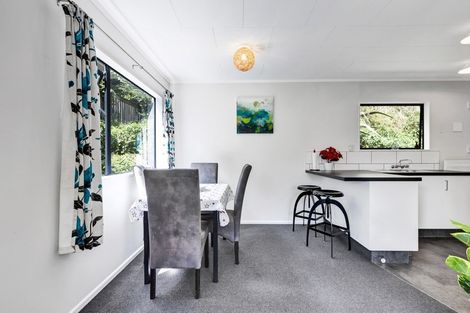 Photo of property in 31 Beaumont Crescent, Frankleigh Park, New Plymouth, 4310
