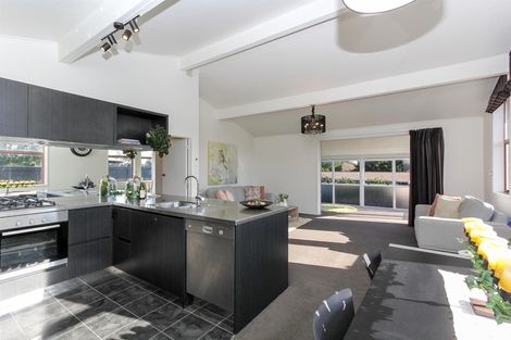 Photo of property in 22 Nevada Drive, Merrilands, New Plymouth, 4312