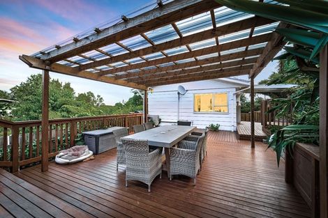 Photo of property in 23 Cedar Heights Avenue, Massey, Auckland, 0614