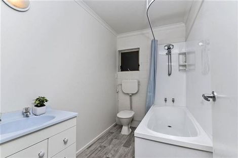 Photo of property in 61 Merriefield Avenue, Forrest Hill, Auckland, 0620