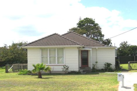 Photo of property in 10 Hayman Place, Beach Haven, Auckland, 0626