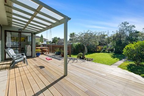 Photo of property in 5 Glucina Place, Glen Eden, Auckland, 0602
