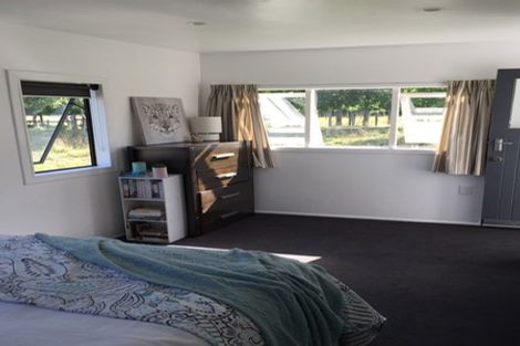 Photo of property in 60 Lathrope Road, Kumeu, 0892