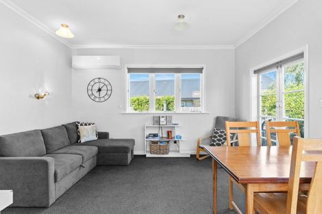 Photo of property in 64 Cologne Street, Martinborough, 5711