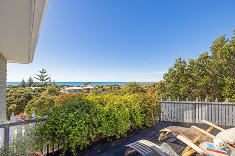 Photo of property in 19 Palm Parade, Riversdale Beach, Masterton, 5872