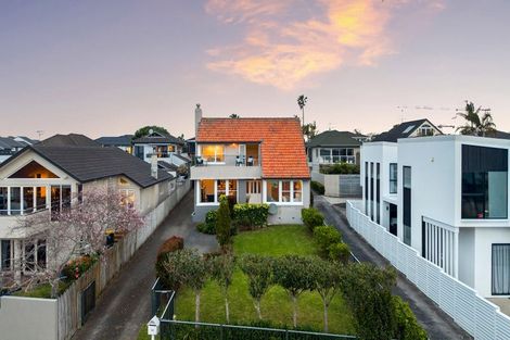 Photo of property in 24 Takutai Avenue, Bucklands Beach, Auckland, 2012
