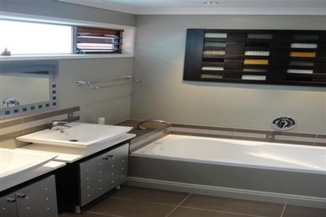 Photo of property in 8 Whitcombe Road, Bucklands Beach, Auckland, 2012