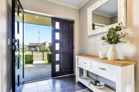 Photo of property in 23 Madison Street, Cambridge, 3434