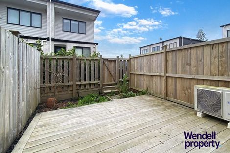Photo of property in 3/86 Fred Taylor Drive, Westgate, Auckland, 0814