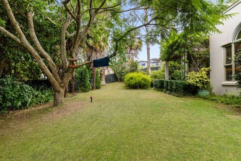Photo of property in 2 Portchester Close, Bethlehem, Tauranga, 3110