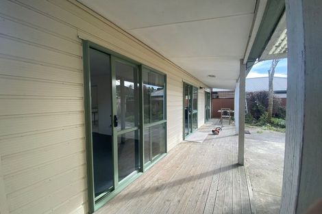 Photo of property in 16 Middlepark Road, Sockburn, Christchurch, 8042
