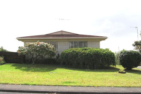 Photo of property in 2/10 Jenelin Road, Glendene, Auckland, 0602