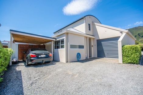 Photo of property in 27a Beach Road, Waikawa, Picton, 7220