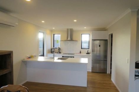 Photo of property in 15 Marsden Place, Hurworth, New Plymouth, 4310