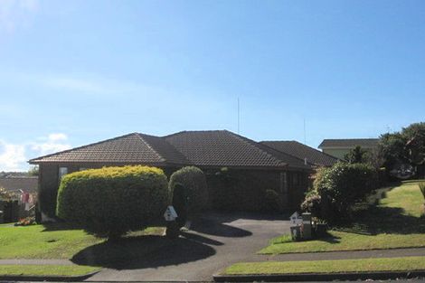 Photo of property in 2/71 Dalwhinnie Parade, Highland Park, Auckland, 2010