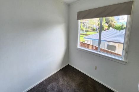 Photo of property in 10 Beaumont Crescent, Frankleigh Park, New Plymouth, 4310