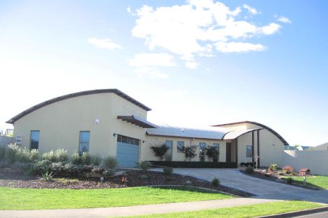 Photo of property in 7 Chesterfield Place, Rototuna, Hamilton, 3210