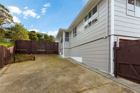 Photo of property in 13 Sombrero View, Ascot Park, Porirua, 5024