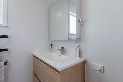 Photo of property in 40 Gill Avenue, Te Atatu Peninsula, Auckland, 0610