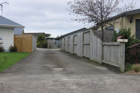 Photo of property in 71 Roberts Line, Kelvin Grove, Palmerston North, 4414