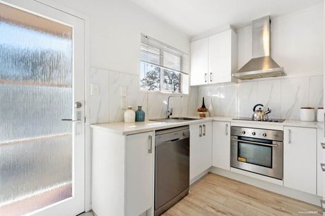 Photo of property in 3/28 Uxbridge Road, Mellons Bay, Auckland, 2014