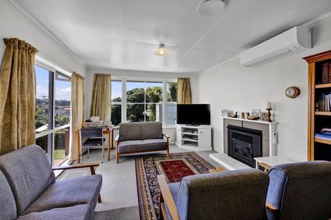 Photo of property in 15 Norfolk Street, Patea, 4520