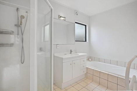 Photo of property in 2/148 Pigeon Mountain Road, Half Moon Bay, Auckland, 2012