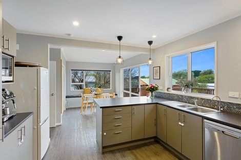 Photo of property in 33 Margaret Road, Raumati Beach, Paraparaumu, 5032