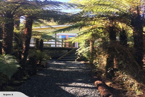 Photo of property in 41 Lake View Terrace, Moana, 7875