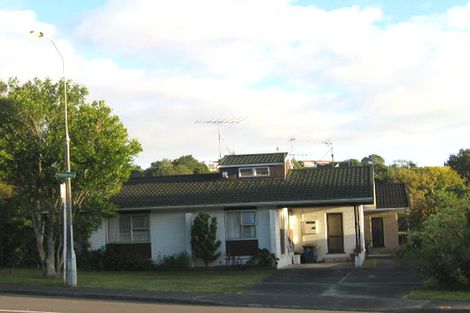 Photo of property in 2/70 Moore Street, Hillcrest, Auckland, 0627